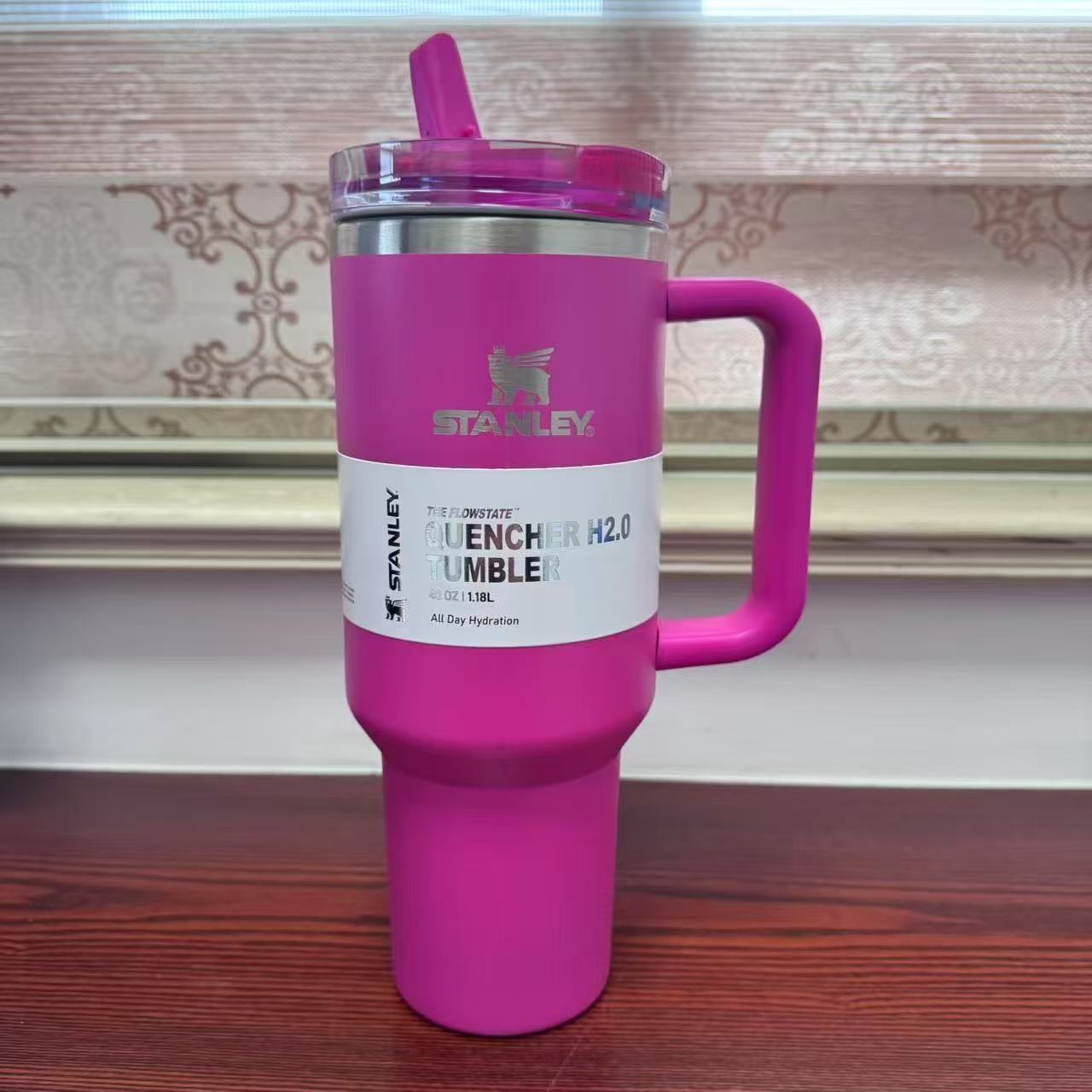 Thermal straw water bottle