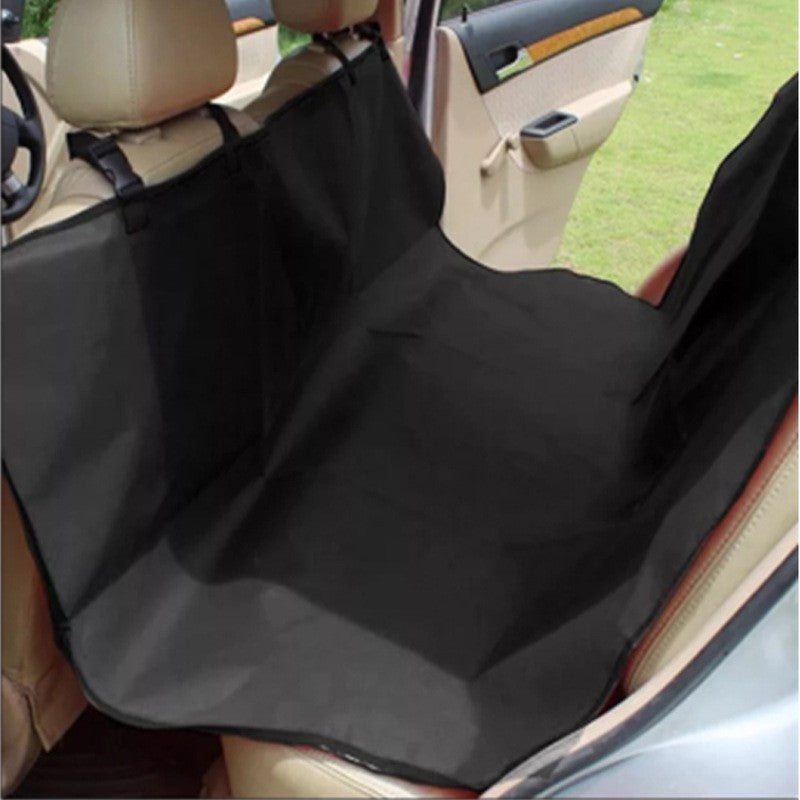 Pet car seat pad is waterproof and dirt-resistant.