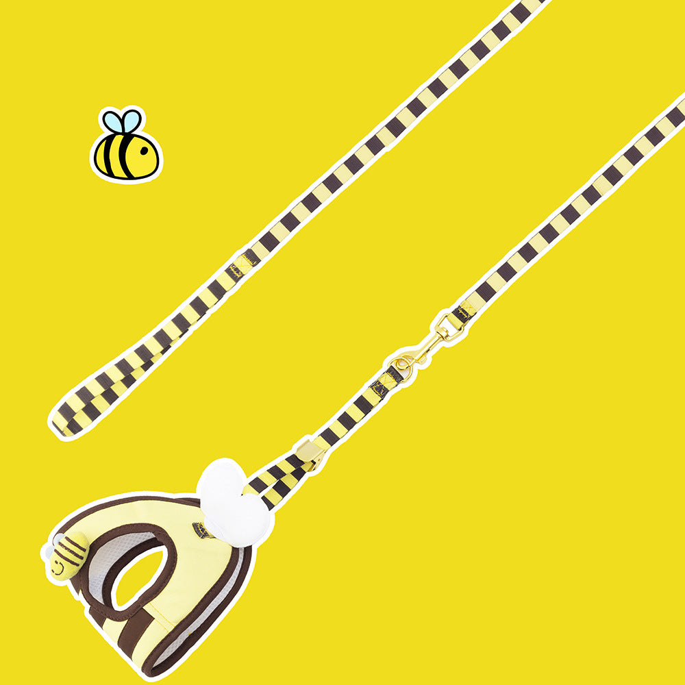 Bee Shaped Small Dog Harness and Leash Set Yellow Puppy Walking Vest with Snack Bag Cute Vest Harness with Wing for Cats Rabbits Small Dogs