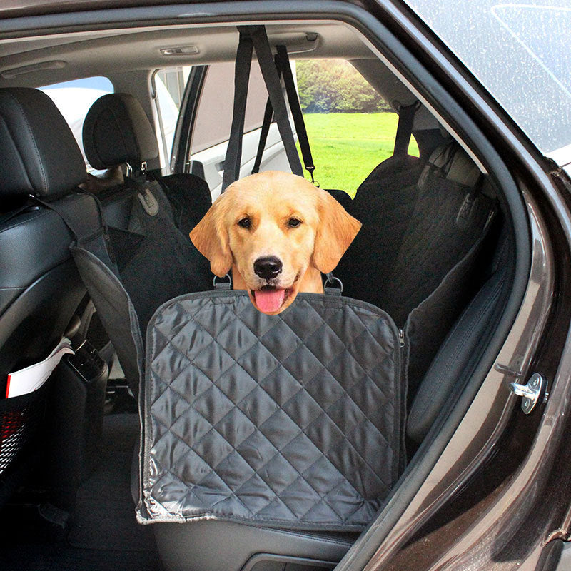 Pet car seat pad is waterproof and dirt-resistant.