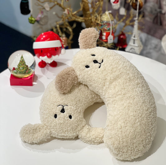 U-shaped pillow for puppies and kittens