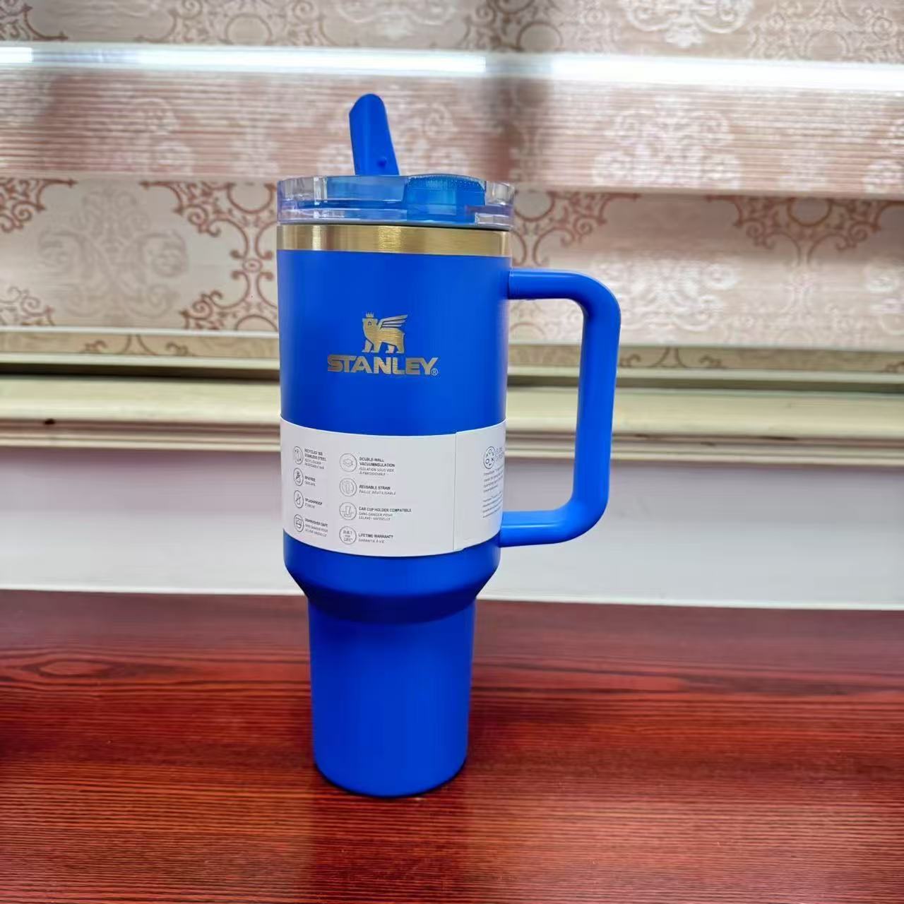 Thermal straw water bottle